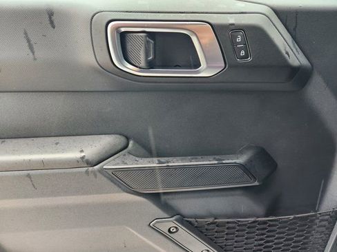 Used 2025 Ford Bronco Big Bend w/ Black Diamond Package image 24