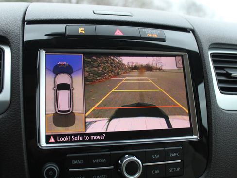 Used 2014 Volkswagen Touareg Hybrid image 35