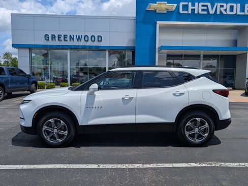Used 2024 Chevrolet Blazer LT w/ Convenience Package FWD image 2