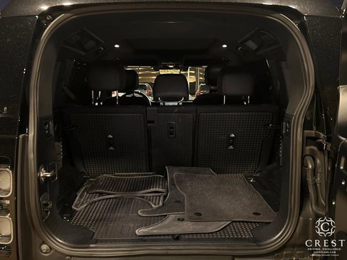 Used 2025 Land Rover Defender 110 X image 29