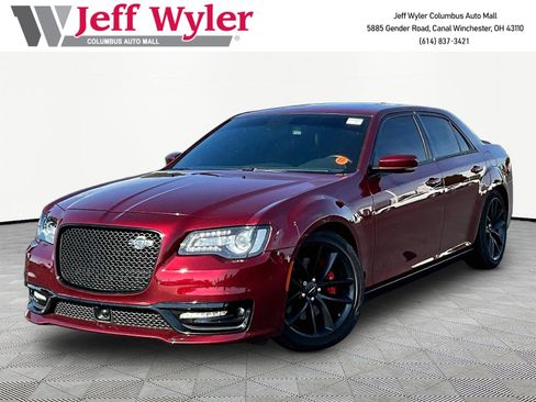 Used 2023 Chrysler 300 C RWD image 1