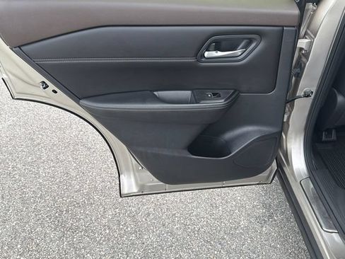 Used 2023 Nissan Rogue SL AWD/4WD image 22