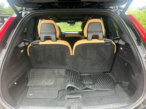 Used 2018 Volvo XC90 T6 Momentum w/ Convenience Package AWD/4WD image 16