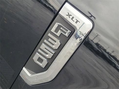 Certified 2022 Ford F350 XLT w/ Black Appearance Package image 7