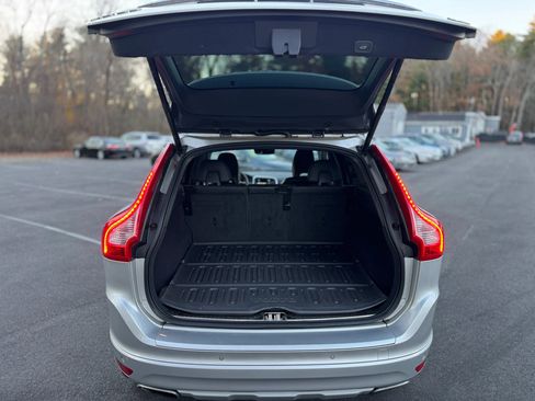 Used 2017 Volvo XC60 T6 Inscription w/ Climate Package image 10