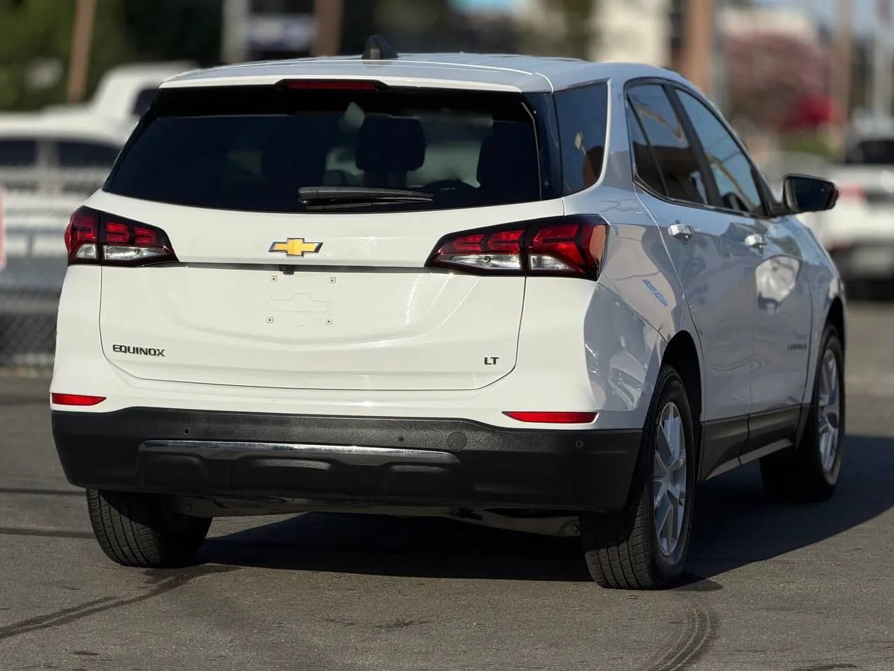 Used 2023 Chevrolet Equinox LT FWD image 16