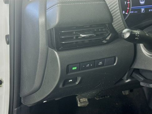 Used 2025 Nissan Sentra SV image 10