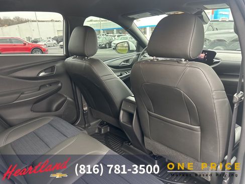 Used 2025 Buick Envista Preferred image 41