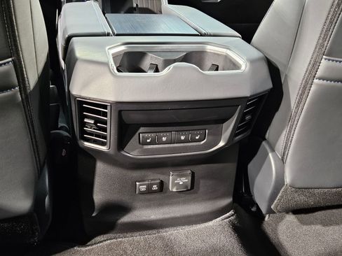 Used 2025 Toyota Tundra Platinum AWD/4WD image 38