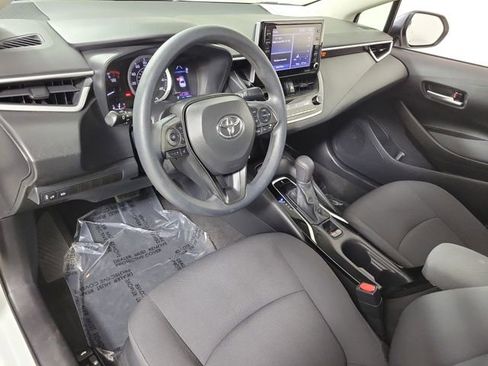 Used 2021 Toyota Corolla LE FWD image 18
