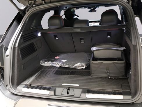 New 2025 Land Rover Range Rover Sport Dynamic SE image 16