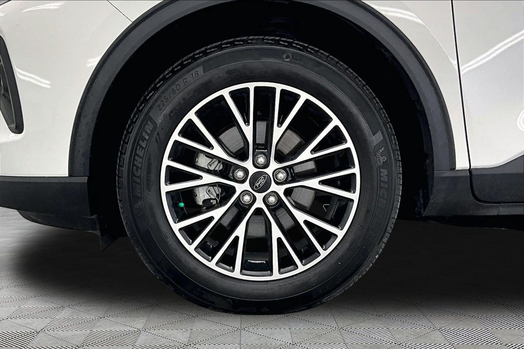 Certified 2023 Ford Escape SE FWD image 9