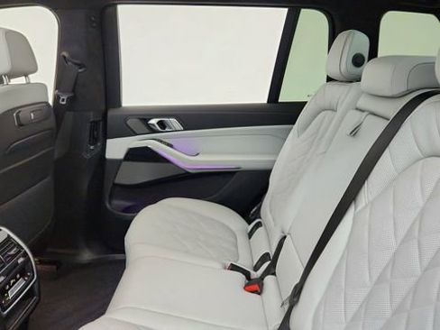 Used 2026 BMW X7 xDrive40i image 33