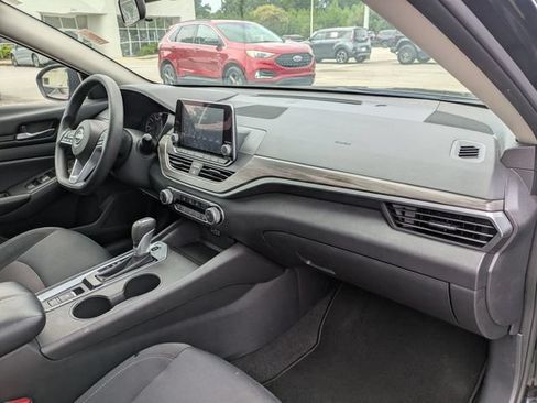 Used 2025 Nissan Altima 2.5 SV AWD/4WD image 37