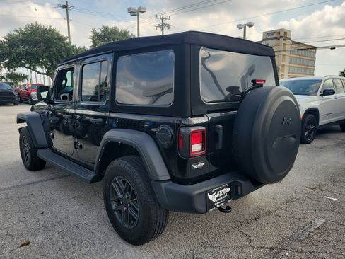 Used 2024 Jeep Wrangler Sport S image 3