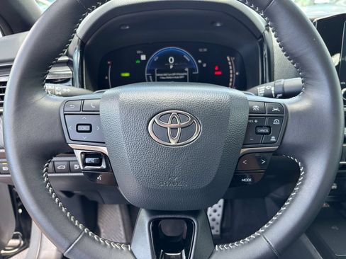 Used 2026 Toyota Camry SE FWD image 23