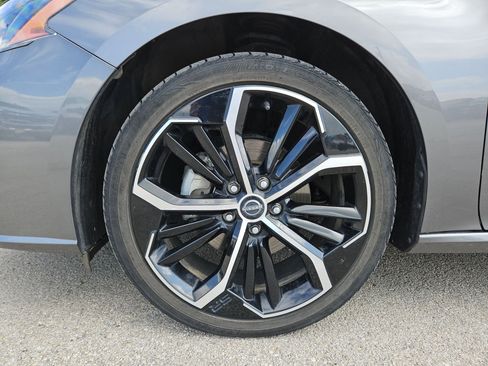 Used 2024 Nissan Altima 2.5 SR FWD image 31