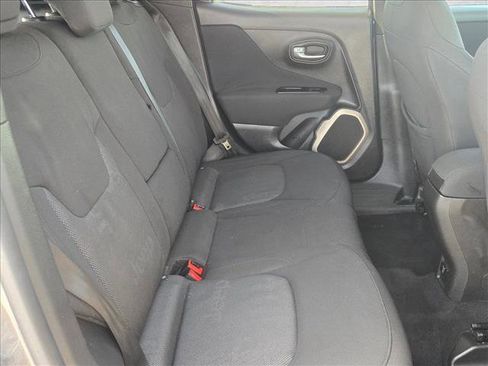 Used 2017 Jeep Renegade Latitude image 20