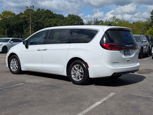 Used 2026 Chrysler Pacifica Select FWD image 7