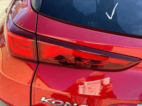 Used 2021 Hyundai Kona Limited image 28