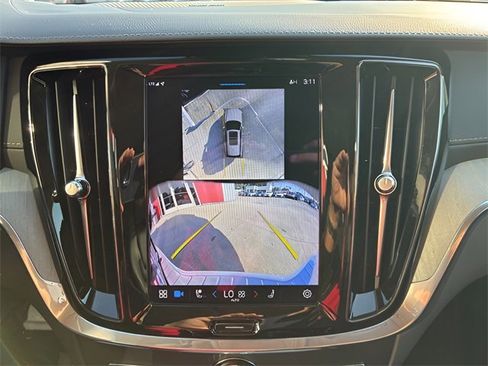 Used 2024 Volvo V60 B5 Cross Country Ultimate w/ Protection Package Premier image 27