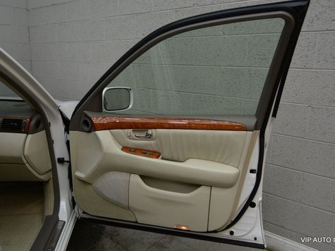 Used 2001 Lexus LS 430 RWD image 12