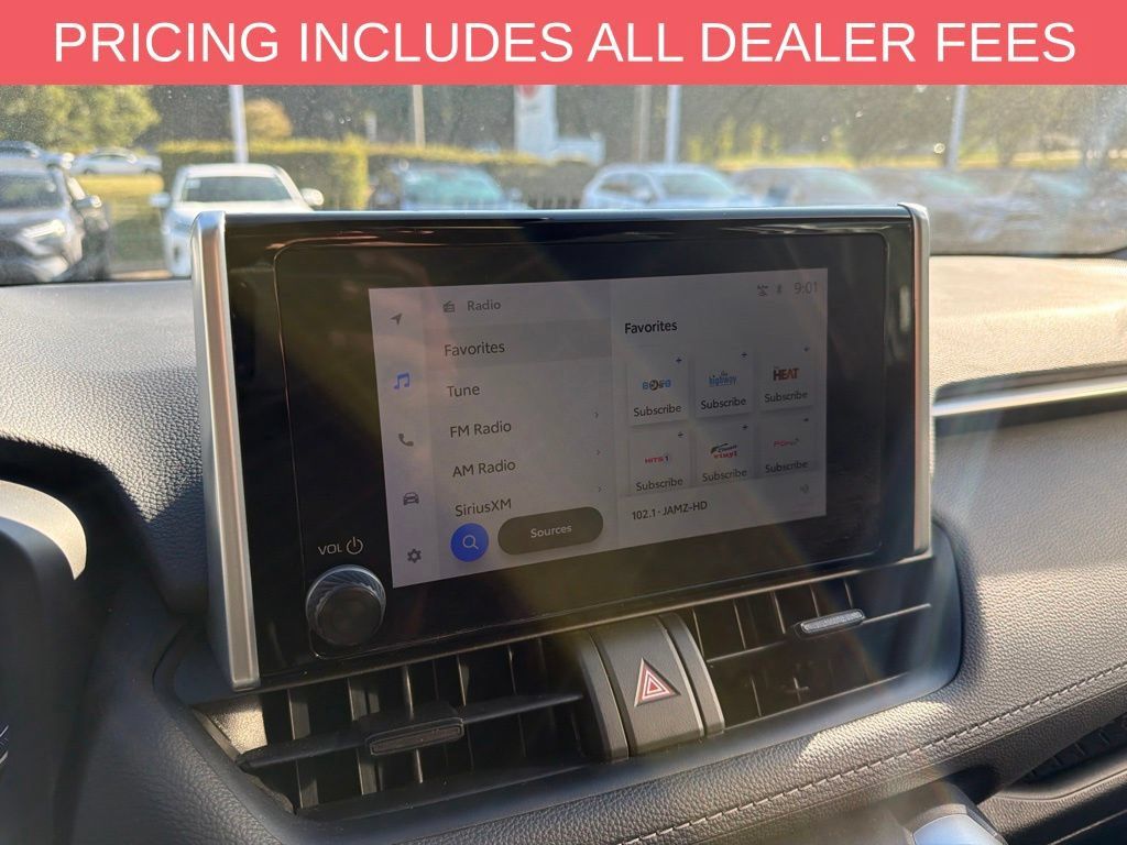 Used 2025 Toyota RAV4 LE AWD/4WD image 11