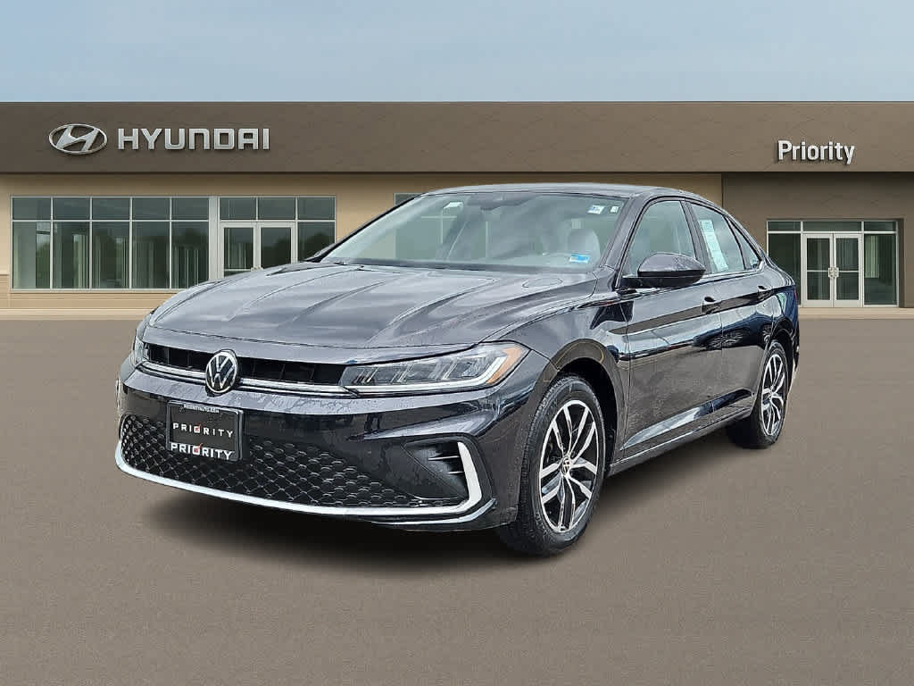 Used 2025 Volkswagen Jetta SE FWD image 1