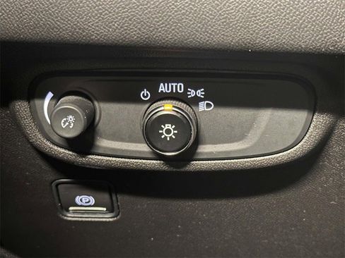 Used 2022 GMC Terrain SLE w/ Driver Convenience Package image 21