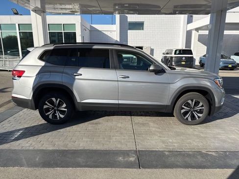 New 2026 Volkswagen Atlas SE image 1