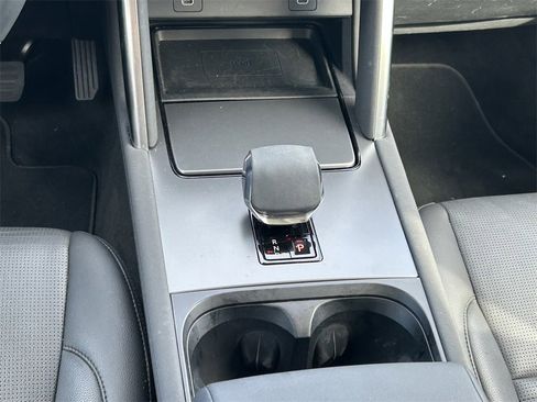 Used 2024 Land Rover Discovery Sport S image 23