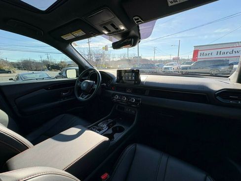 Used 2023 Honda Pilot TrailSport image 22