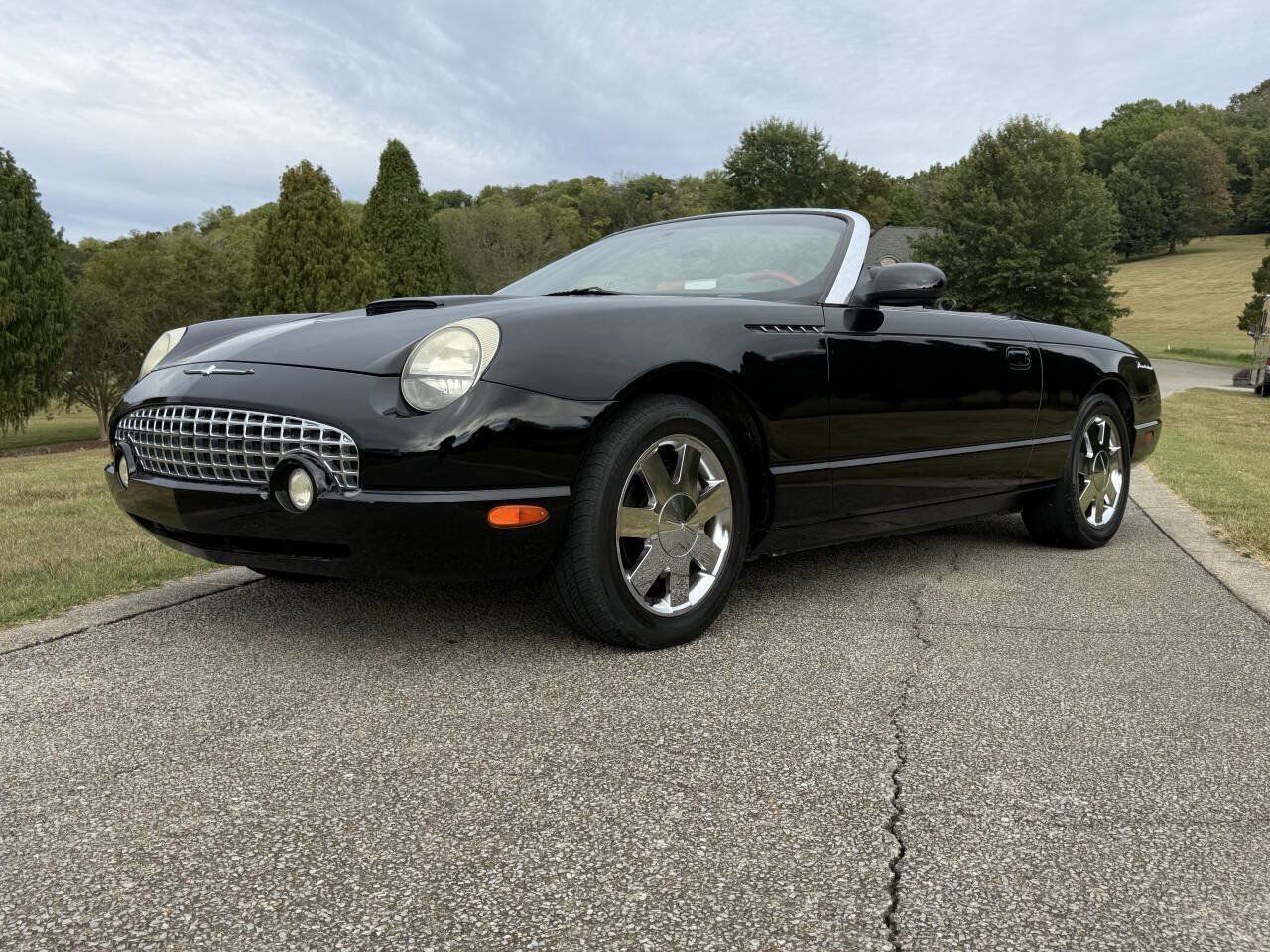Used 2002 Ford Thunderbird RWD image 1