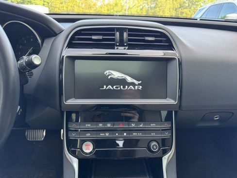 Used 2019 Jaguar XE Premium AWD/4WD image 29