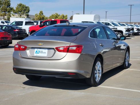 Used 2025 Chevrolet Malibu LT image 9