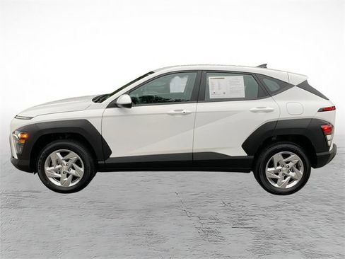 Used 2024 Hyundai Kona SE AWD/4WD image 6