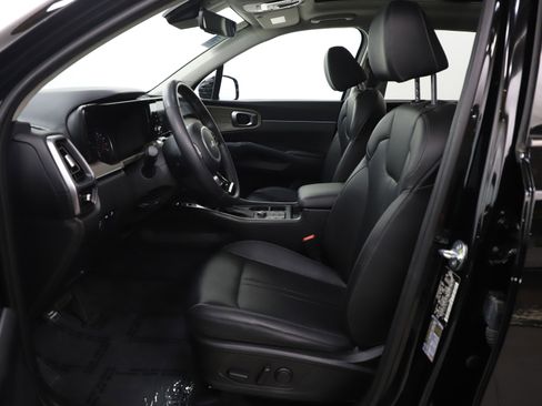 Used 2023 Kia Sorento S w/ Panoramic Sunroof Package image 16