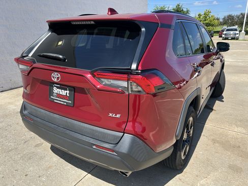 Used 2020 Toyota RAV4 XLE FWD image 6