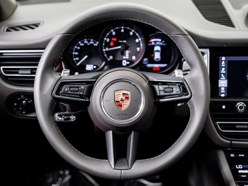 Certified 2026 Porsche Macan AWD/4WD image 22