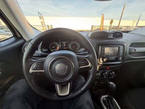 Used 2016 Jeep Renegade 75th Anniversary image 10