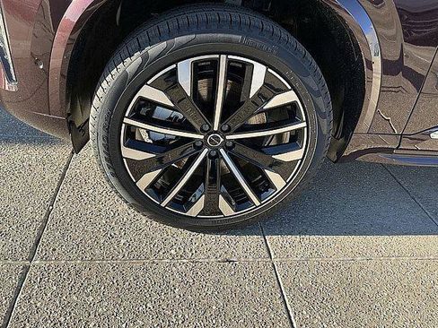 New 2026 Volvo XC90 T8 Ultra w/ Protection Package Premier AWD/4WD image 12