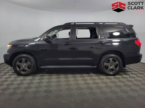 Used 2017 Toyota Sequoia SR5 image 4
