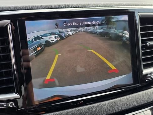 Used 2022 Chrysler Pacifica Touring-L FWD image 31