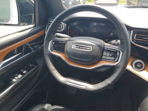 Used 2024 Jeep Grand Wagoneer L Series III AWD/4WD image 7