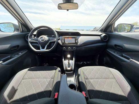Used 2020 Nissan Kicks S FWD image 12