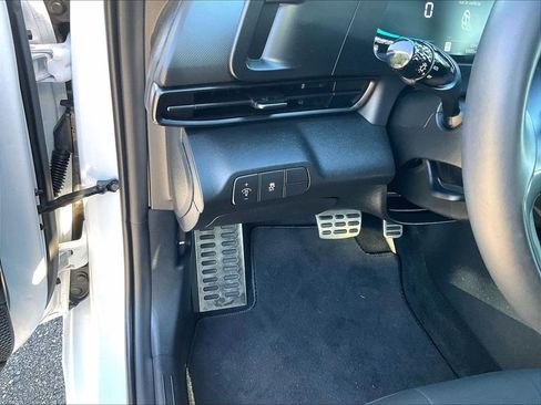 Used 2025 Hyundai Elantra Sport FWD image 26