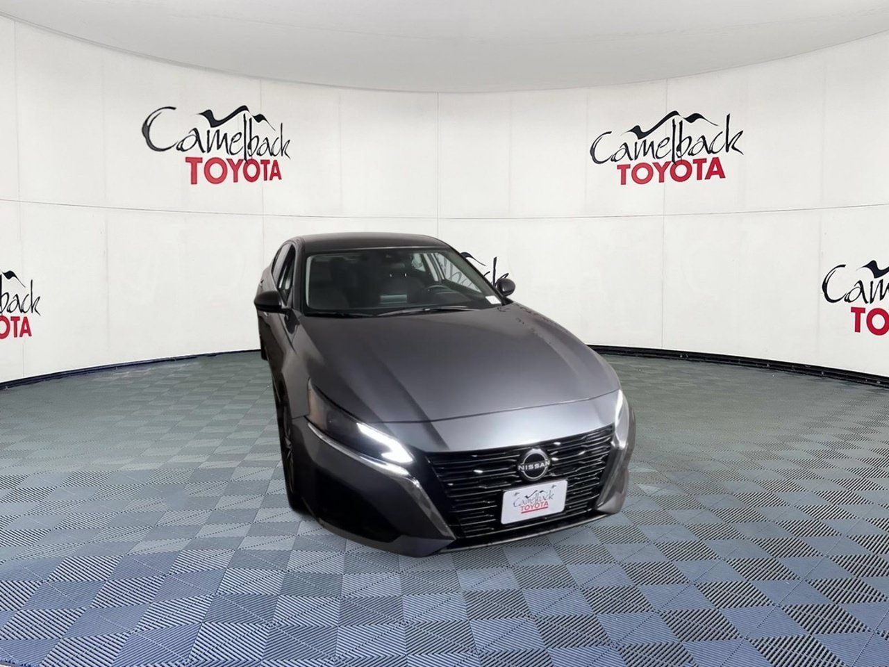 Used 2025 Nissan Altima 2.5 SV FWD image 4