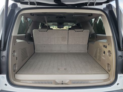 Used 2016 Chevrolet Suburban LT image 13