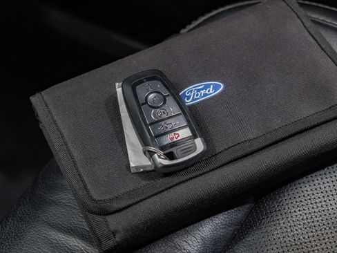 Used 2020 Ford F250 Lariat w/ Lariat Ultimate Package AWD/4WD image 67
