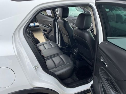 Used 2018 Buick Encore Essence image 14